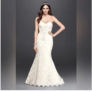 White Strapless Sweetheart Trumpet Wedding Gown